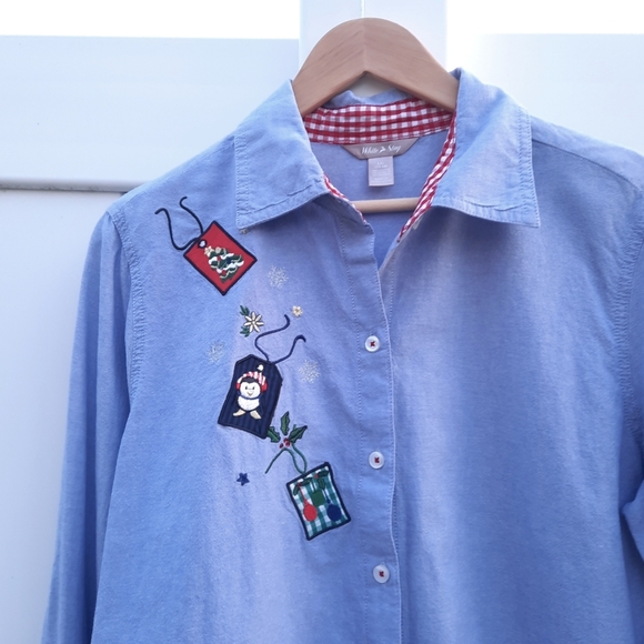 Gift Tag Christmas Button Down Top by White Stag |  L 12/14 - Picture 5 of 14